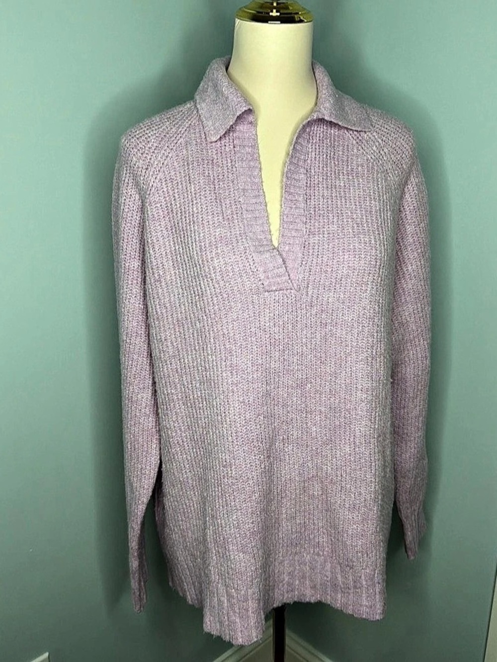 American Eagle Pink V-Neck Sweater